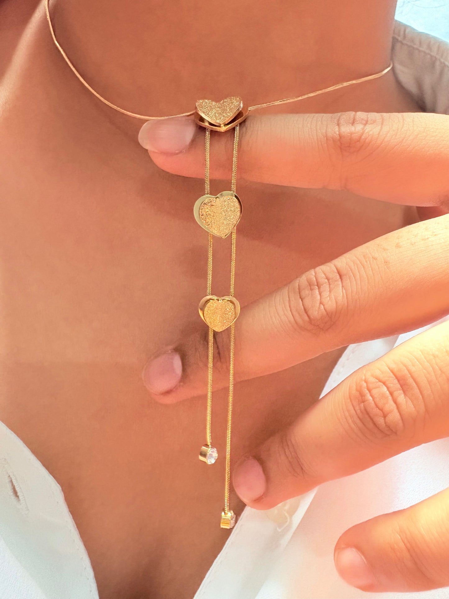 Aligned heart pendant
