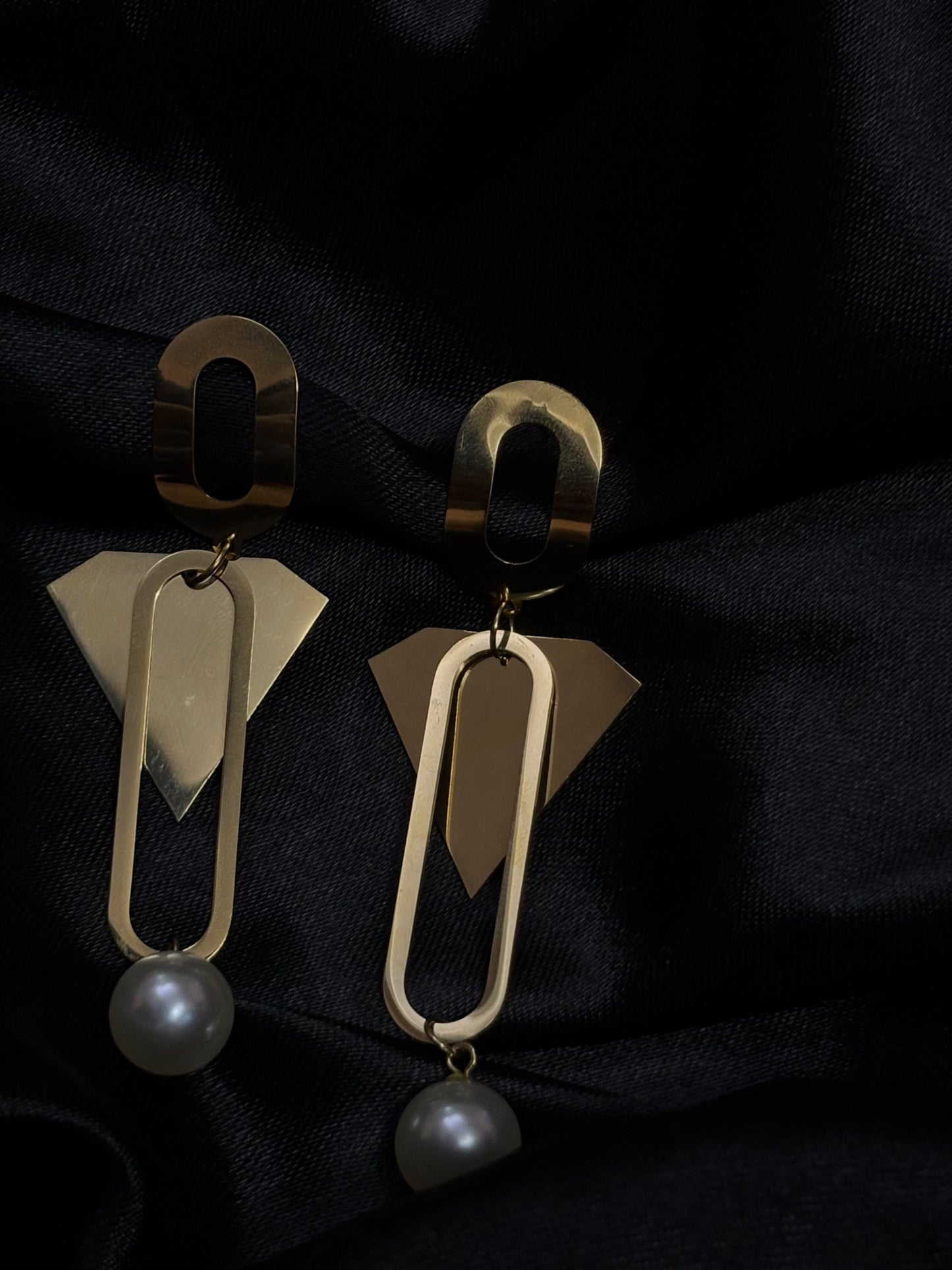 Pyramid shape long earring