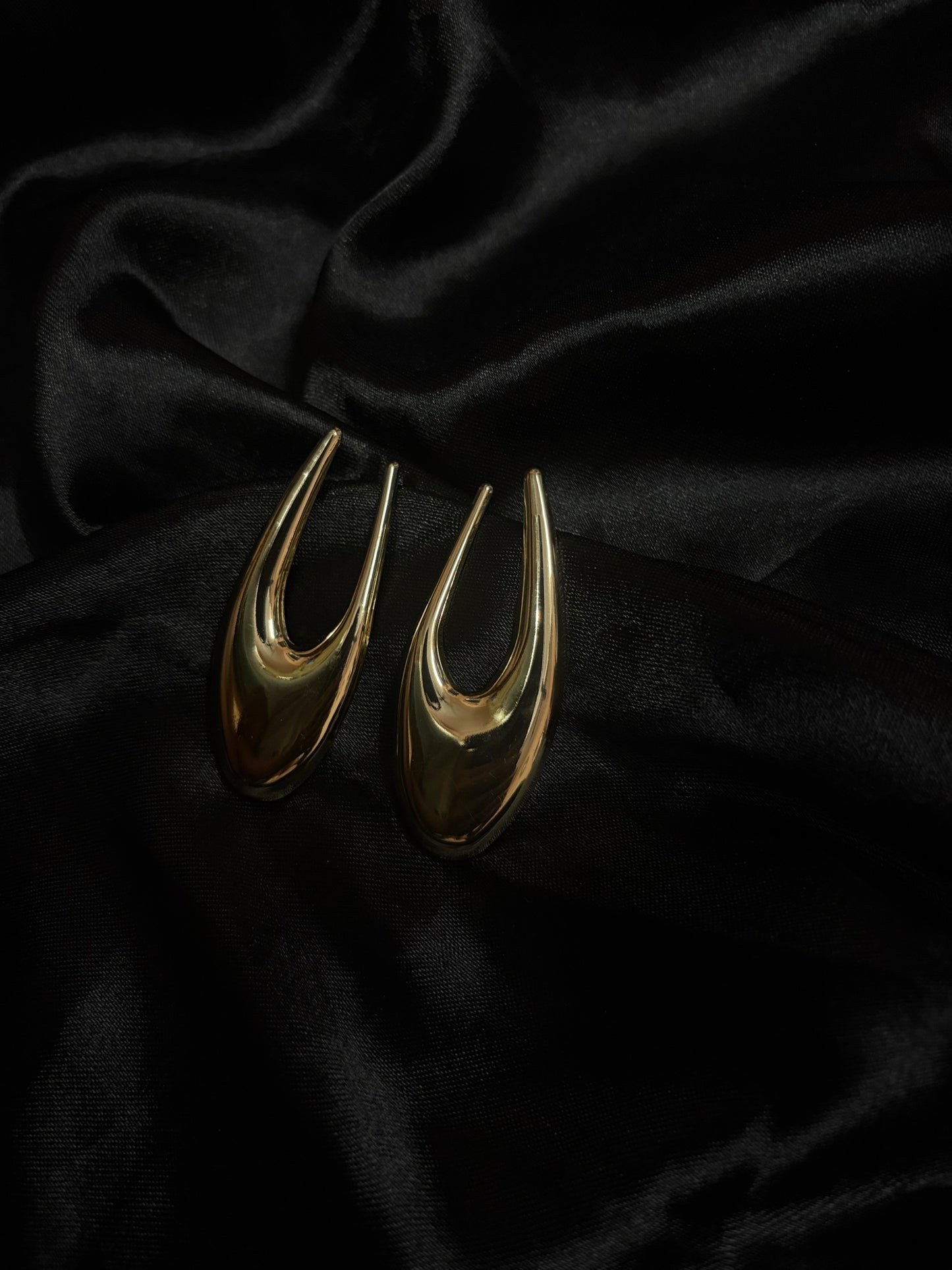 bold styled sturdy earring