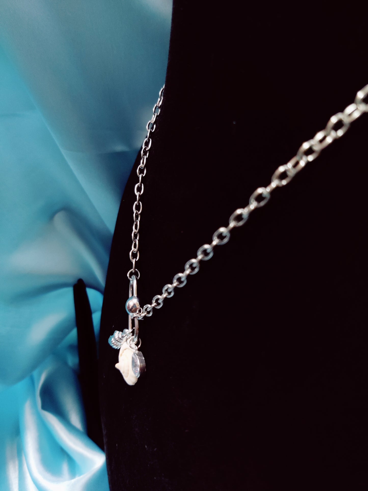 seashell silver chain neckpiece