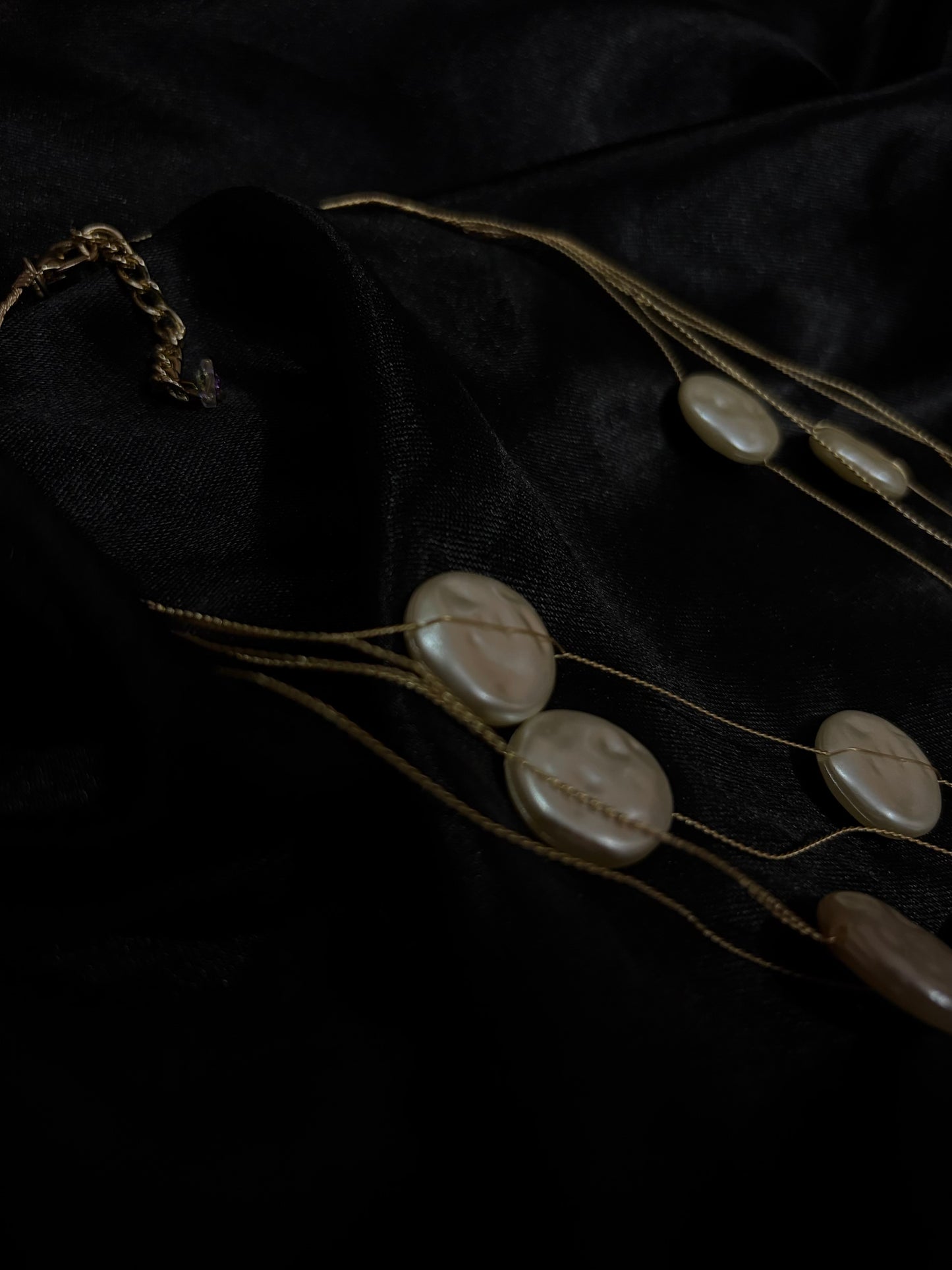 multistrand pearl neckpiece