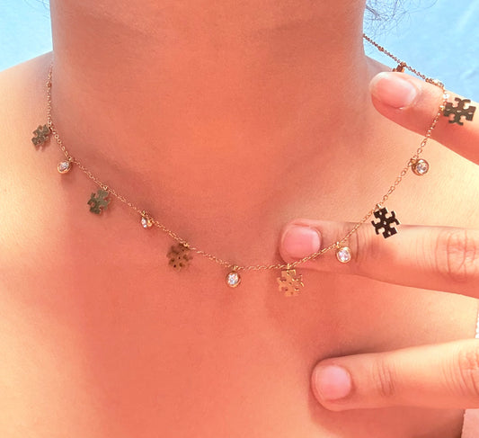 Sleek thin Pinteresty necklace