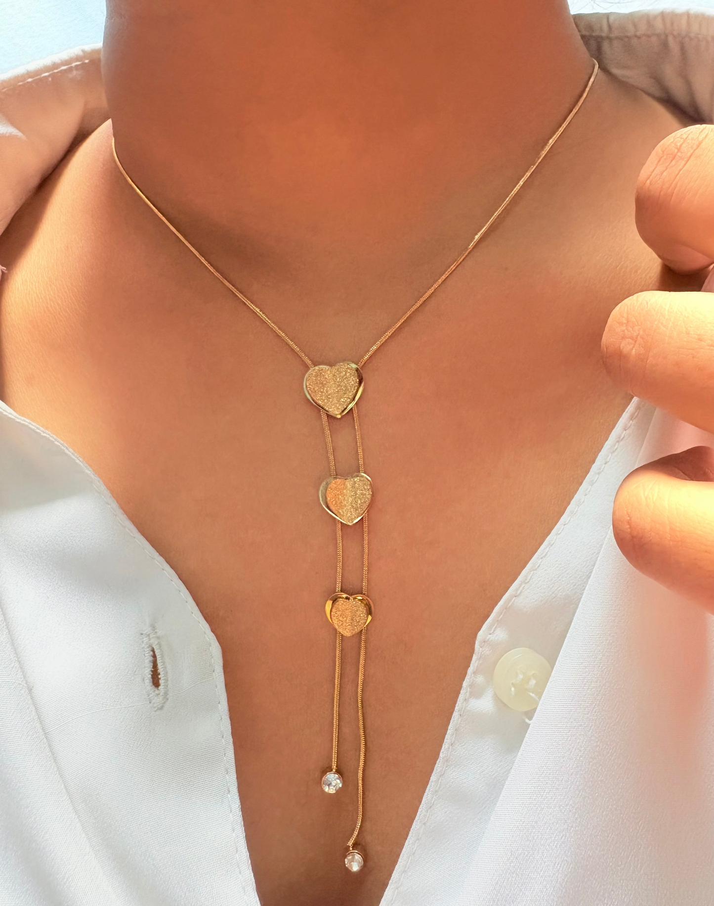 Aligned heart pendant