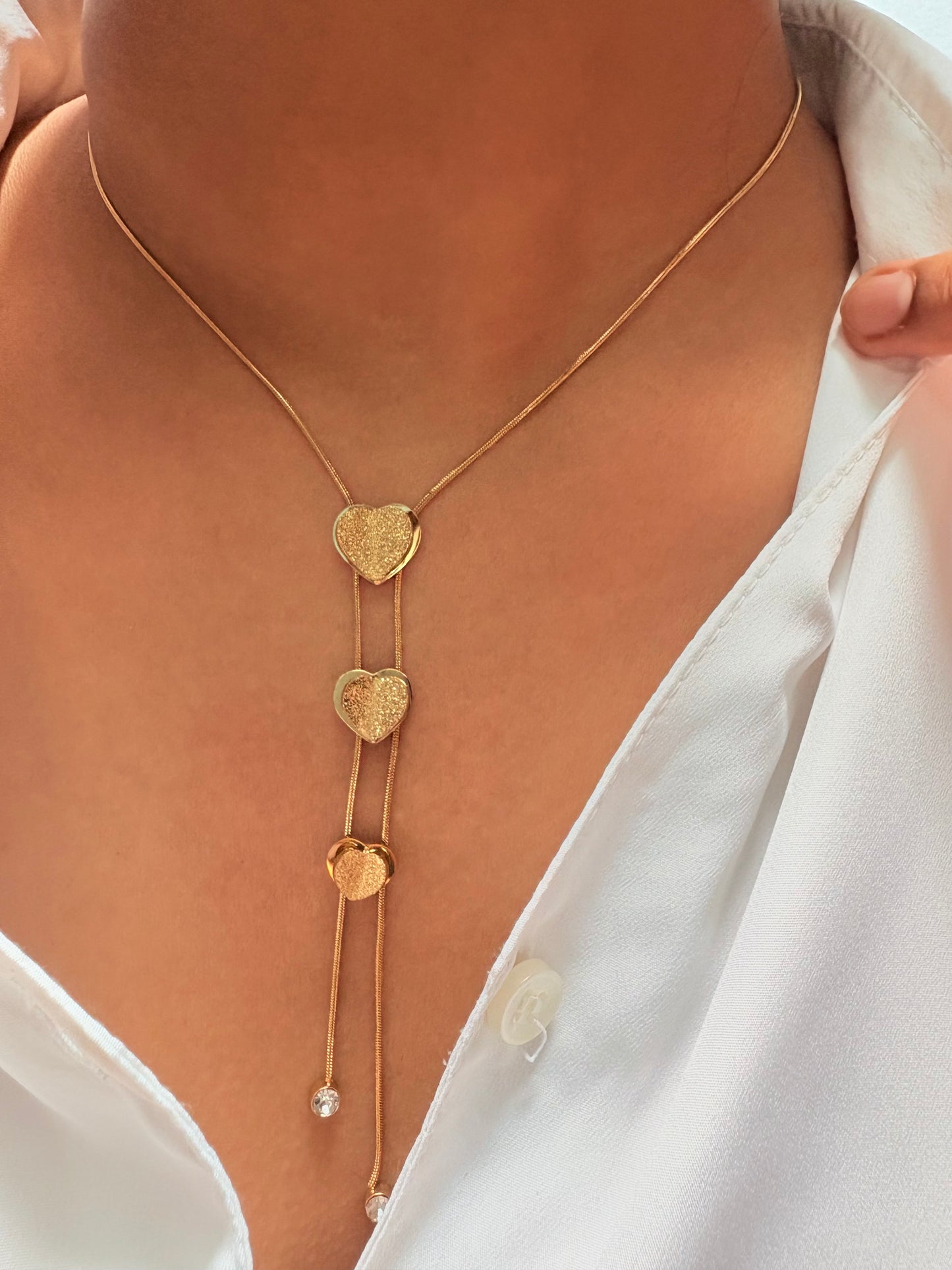 Aligned heart pendant