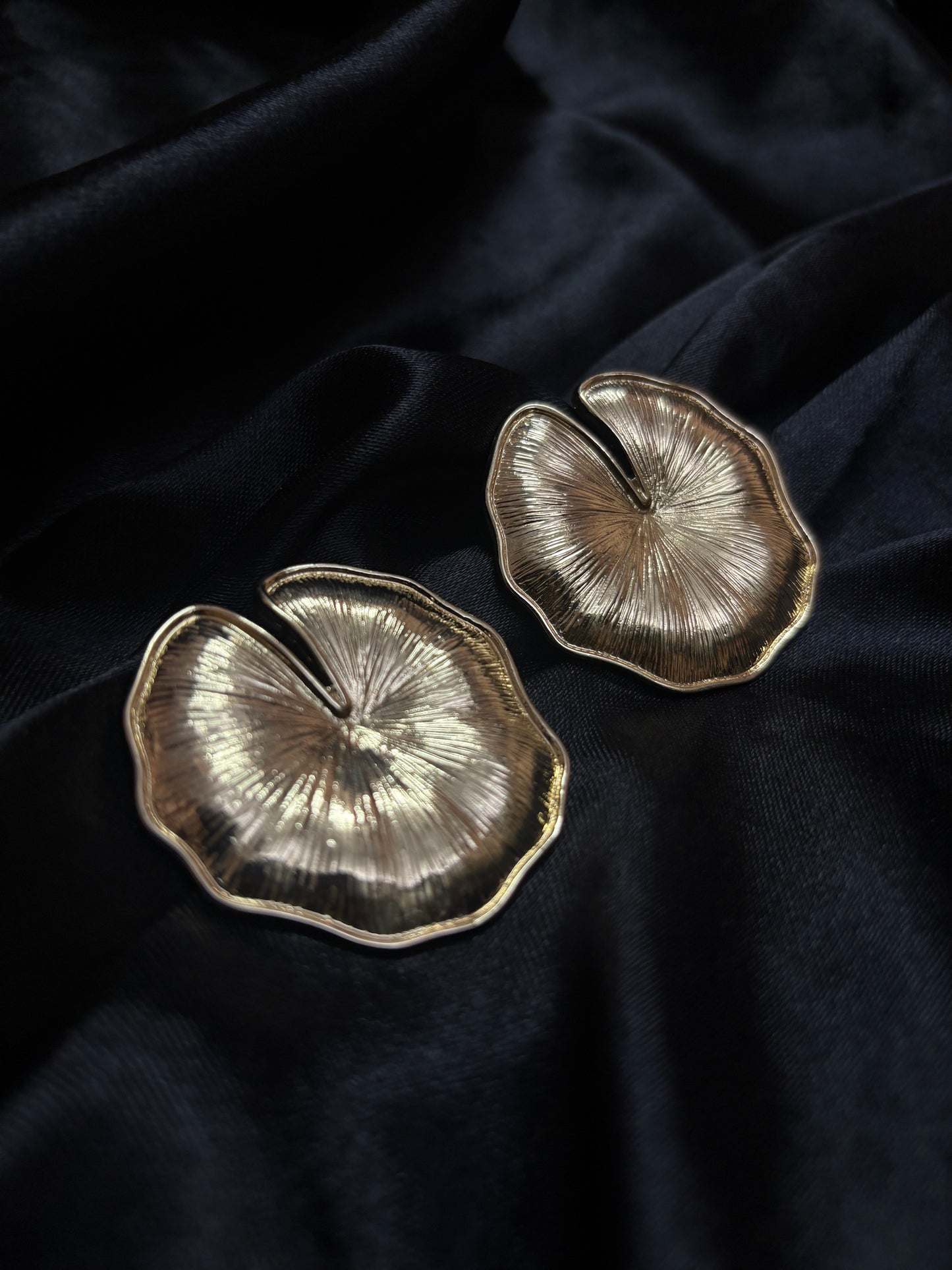 heavy round drops earring