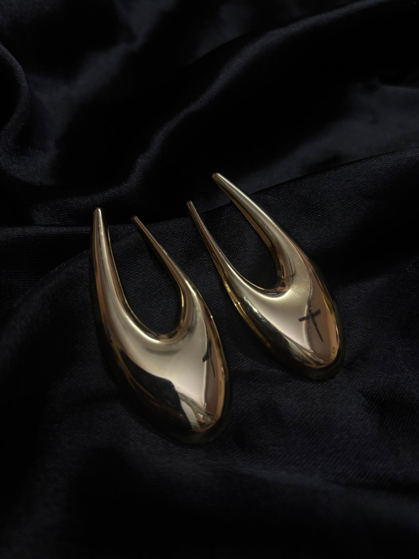 bold styled sturdy earring