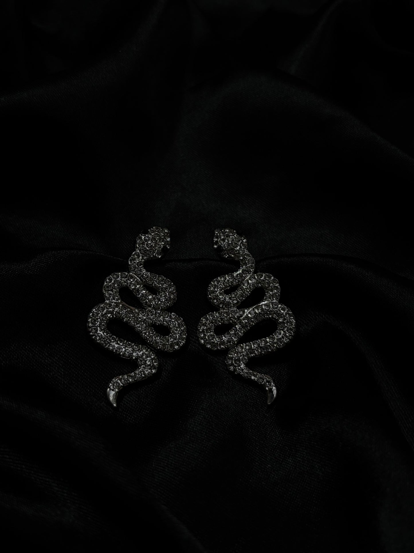 snake rhinestone sparkling earring in gold and silver