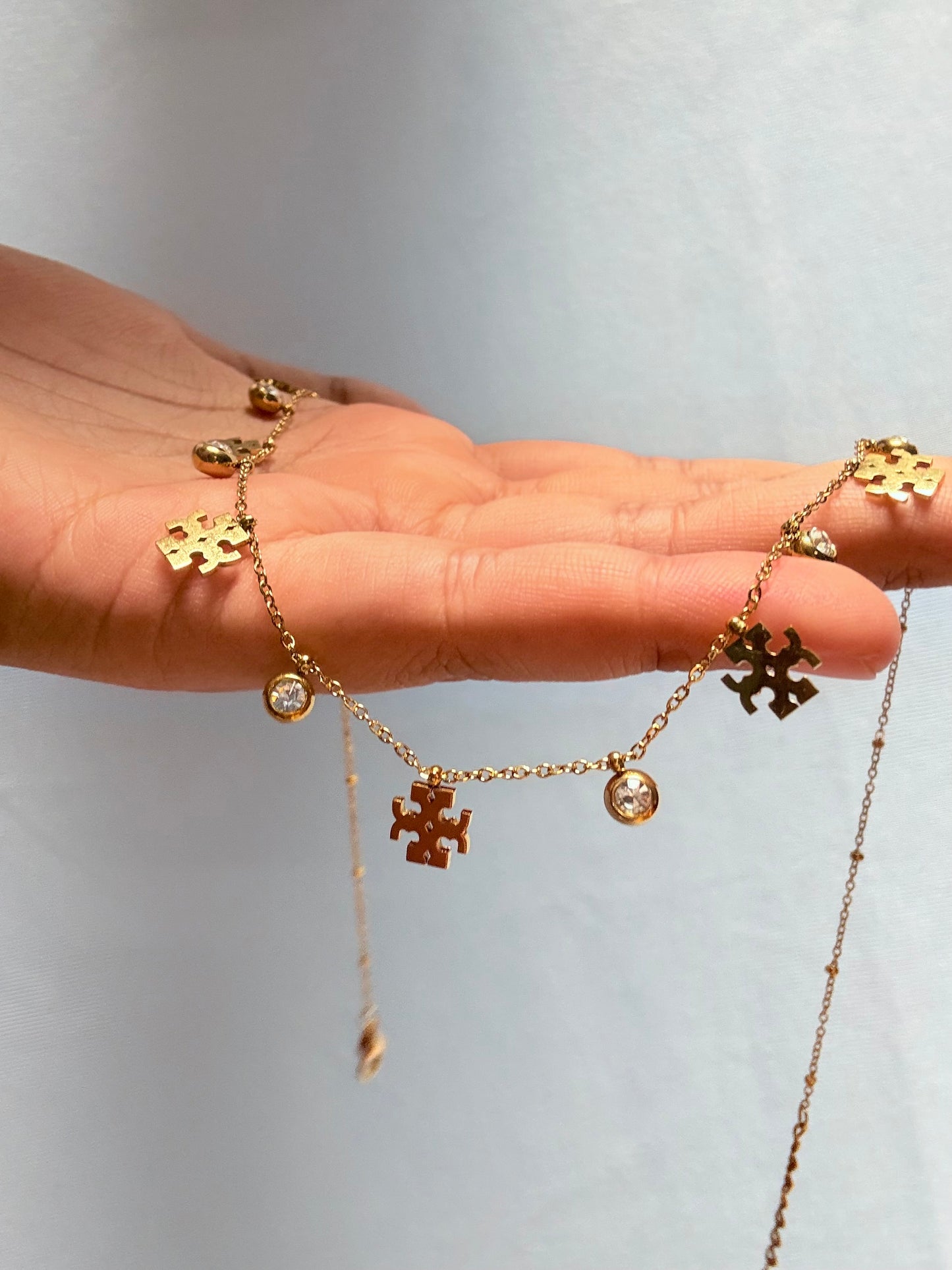 Sleek thin Pinteresty necklace