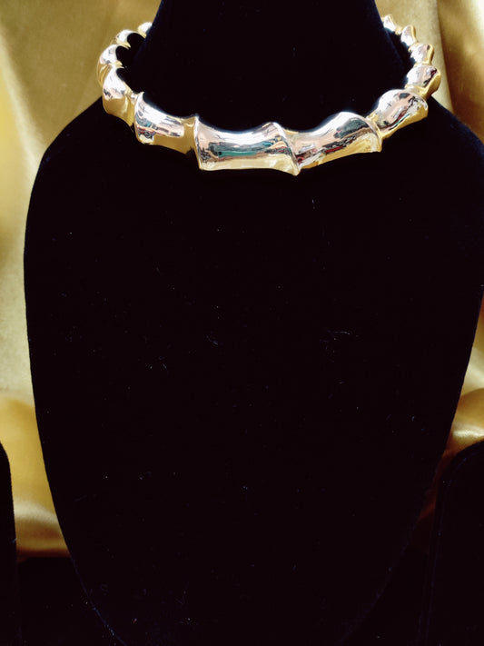rounded covered neck choker