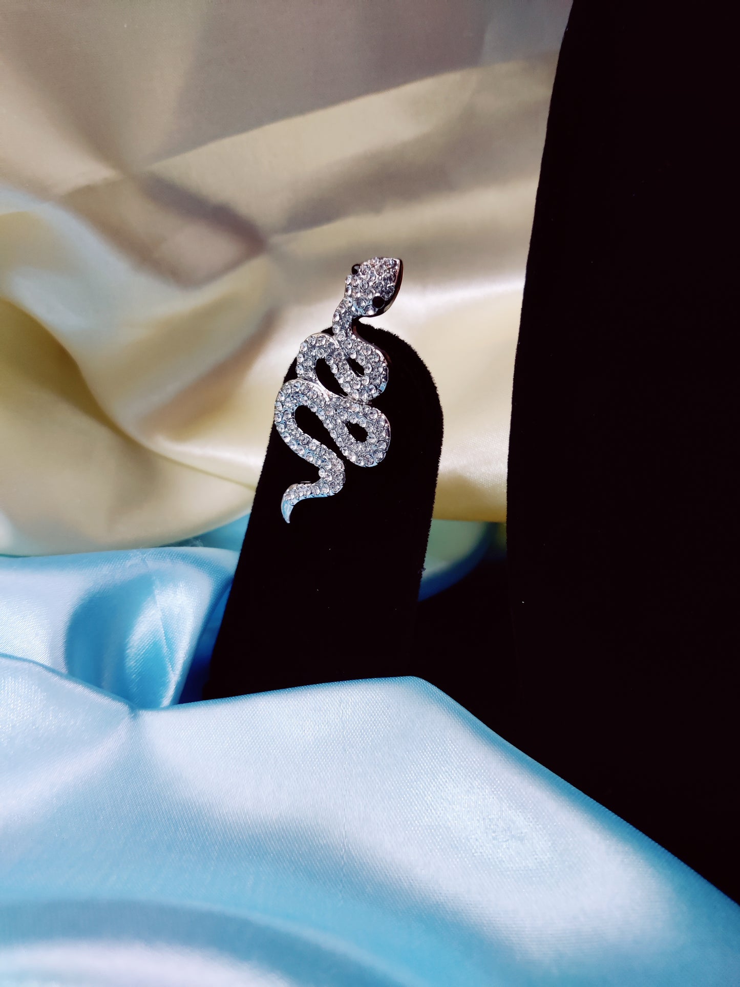 snake rhinestone sparkling earring in gold and silver